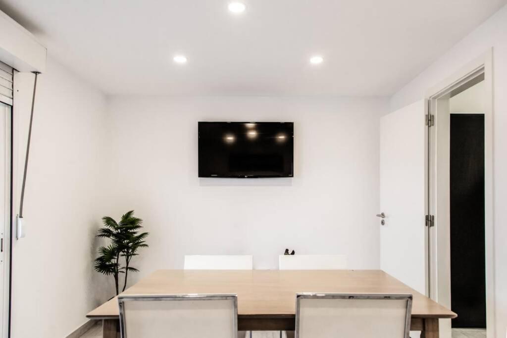 Remodeled Apartment In The City Center. FAO Exteriör bild
