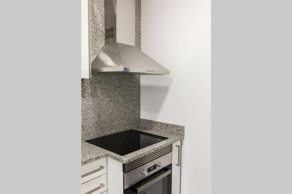 Remodeled Apartment In The City Center. FAO Exteriör bild